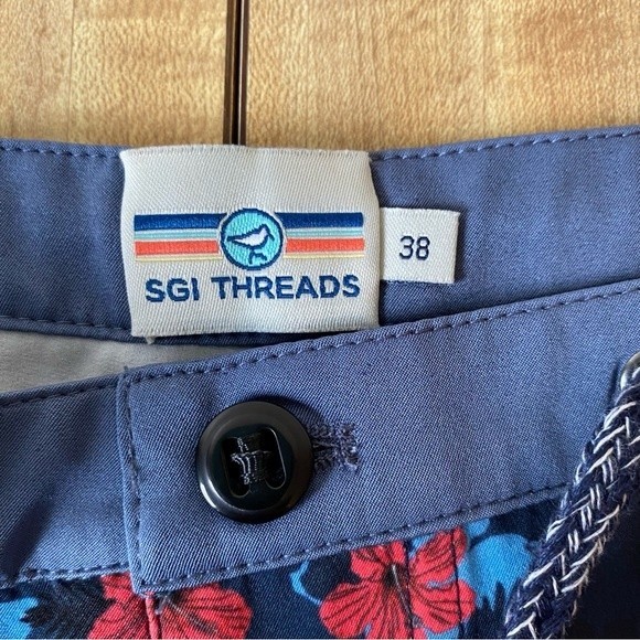 SGI THREADS Board Shorts Swim Trunks Red Floral Tropical Hibiscus Mens NWT - Picture 4 of 10